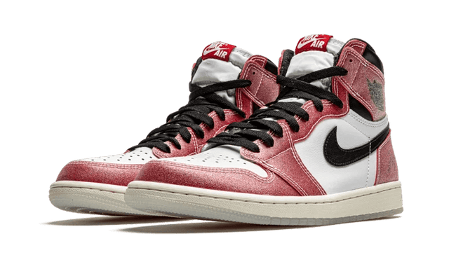 air-jordan-1-retro-high-trophy-room-chicago-friends--family-ddd5b9-3