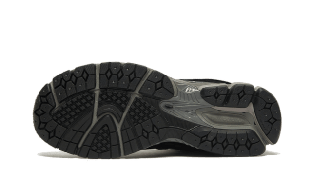 2002r-black-dark-grey-white-jd-sports-exclusive-ddd5b9-3