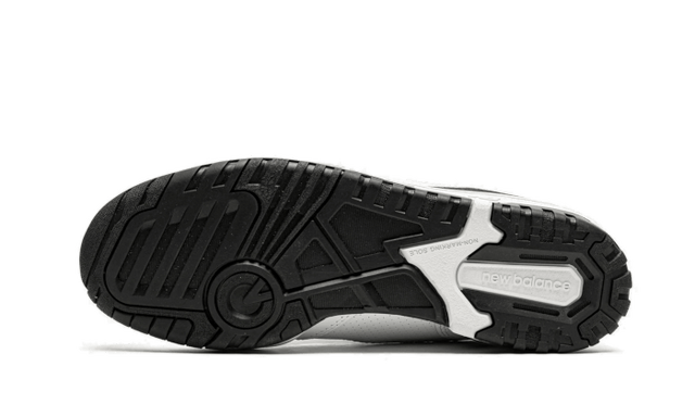 550-white-black-ddd5b9-3