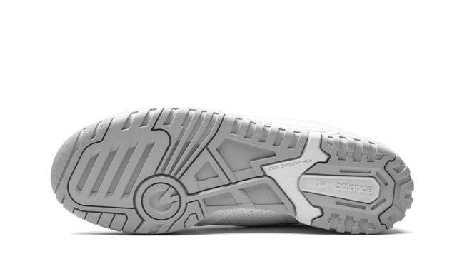 550-white-grey-ddd5b9-3