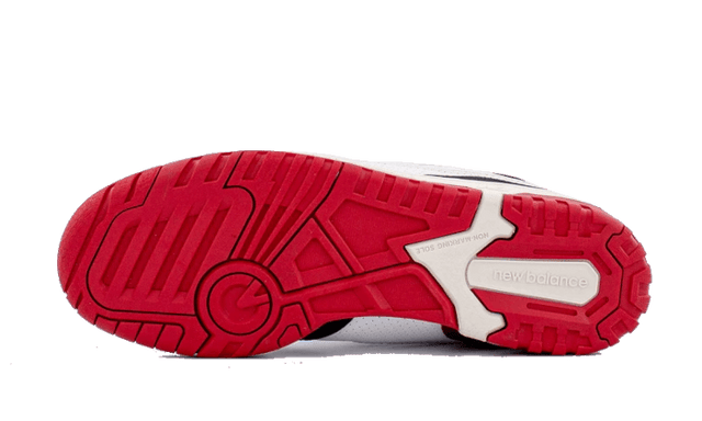 550-white-red-black-ddd5b9-3