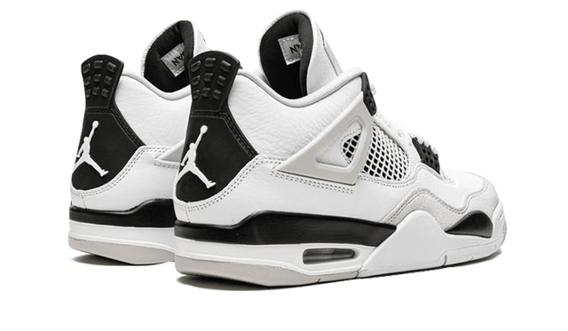 air-jordan-4-military-black-ddd5b9-3