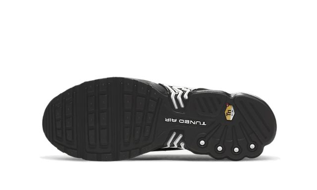 air-max-plus-3-black-white-ddd5b9-3