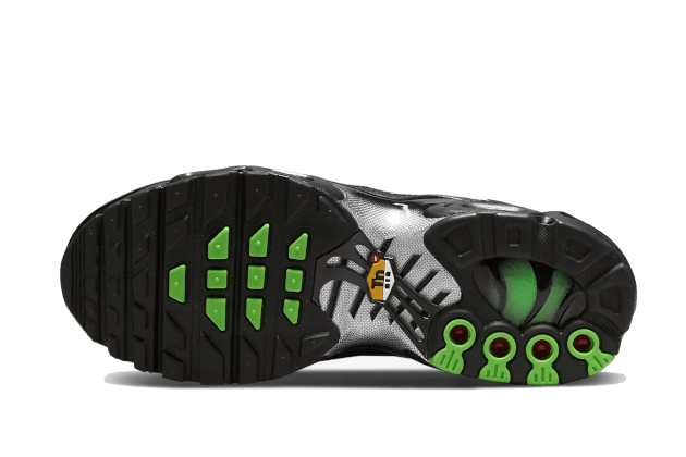 air-max-plus-black-silver-green-strike-ddd5b9-3