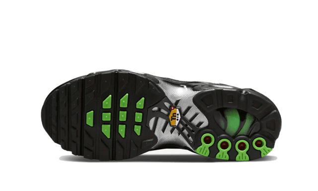 air-max-plus-black-silver-green-strike-ddd5b9-3