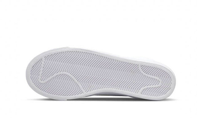 blazer-mid-77-double-negative-white-black-ddd5b9-3