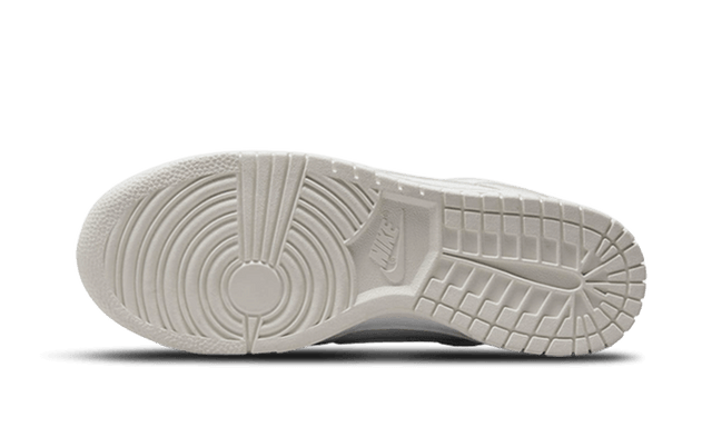 dunk-low-yellow-heart-ddd5b9-3