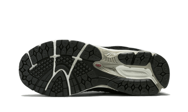 2002r-protection-pack-black-ddd5b9-3