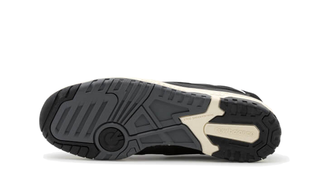 550-black-cream-white-ddd5b9-3