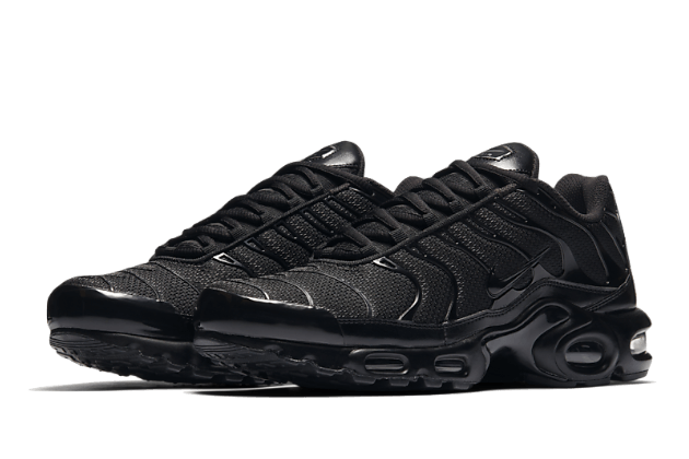 air-max-plus-triple-black-ddd5b9-3