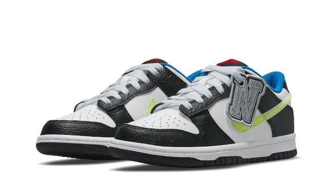 dunk-low-signal-blue-lemon-twist-ddd5b9-3