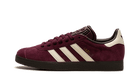 gazelle-maroon-chalk-white-ddd5b9-3