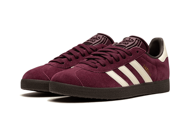gazelle-maroon-chalk-white-ddd5b9-3