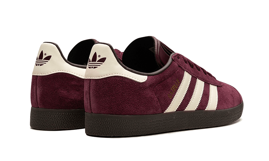 gazelle-maroon-chalk-white-ddd5b9-3