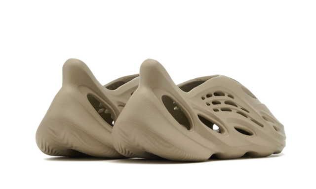 yeezy-foam-rnnr-stone-salt-ddd5b9-3