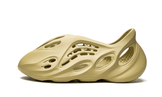 yeezy-foam-rnnr-sulfur-ddd5b9-3