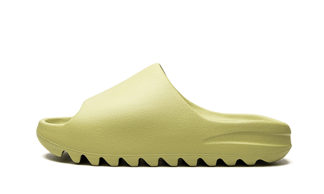 yeezy-slide-resin-restock-pair-ddd5b9-3