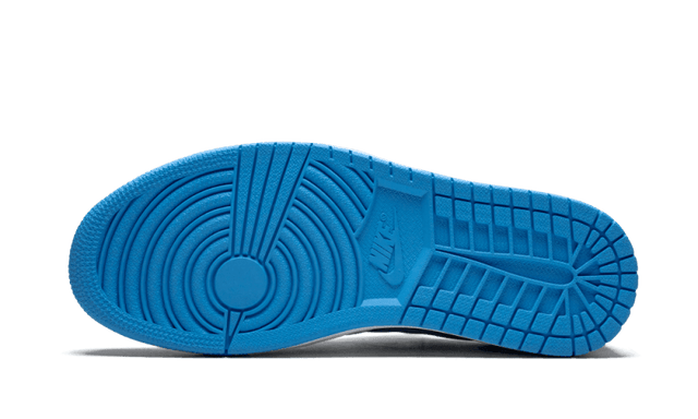 air-jordan-1-low-sb-unc-ddd5b9-3