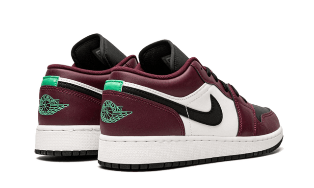 air-jordan-1-low-se-dark-beetroot-black-roma-green-ddd5b9-3
