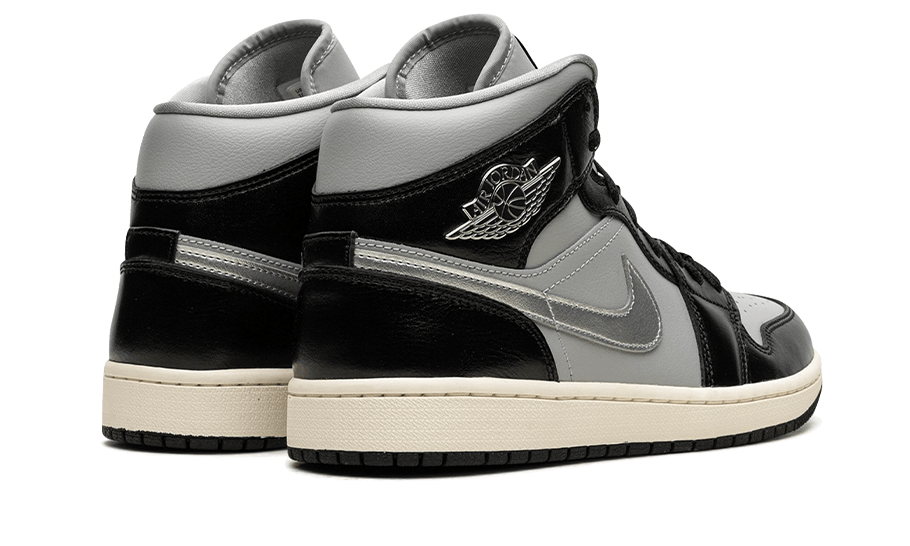 air-jordan-1-mid-black-chrome-ddd5b9-3