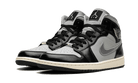 air-jordan-1-mid-black-chrome-ddd5b9-3