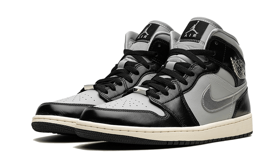 air-jordan-1-mid-black-chrome-ddd5b9-3