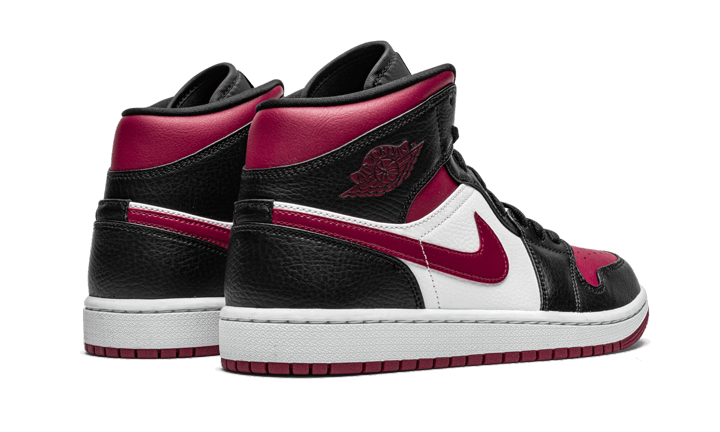 air-jordan-1-mid-bred-toe-ddd5b9-3