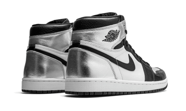 air-jordan-1-retro-high-silver-toe-ddd5b9-3