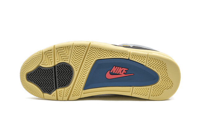 air-jordan-4-retro-union-off-noir-ddd5b9-3
