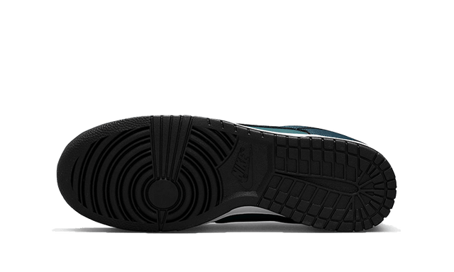 dunk-low-armory-navy-ddd5b9-3