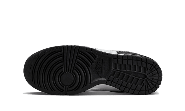 dunk-low-disrupt-2-panda-ddd5b9-3
