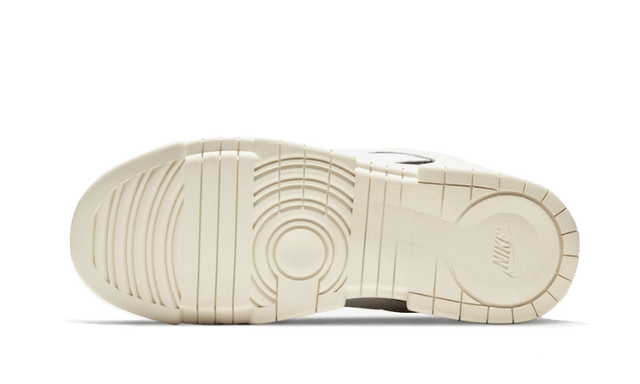 dunk-low-disrupt-black-pale-ivory-ddd5b9-3