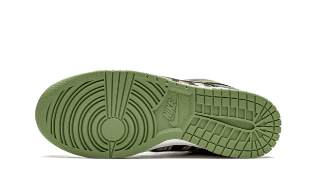 dunk-low-se-black-multi-camo-crazy-camo-ddd5b9-3