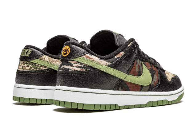 dunk-low-se-black-multi-camo-crazy-camo-ddd5b9-3