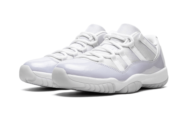 air-jordan-11-retro-low-pure-violet-ddd5b9-3