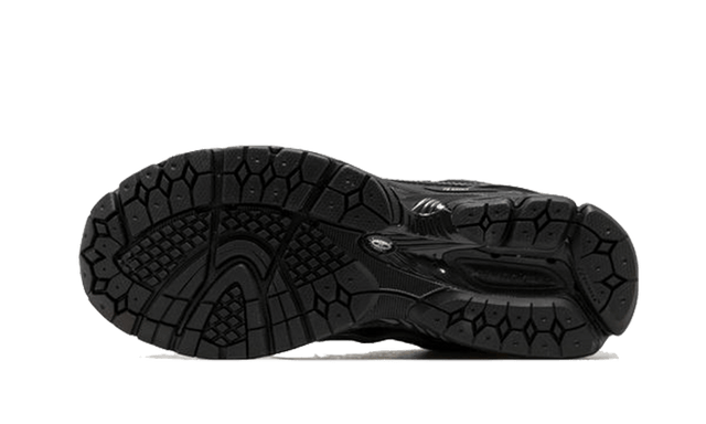 1906r-black-grey-ddd5b9-3