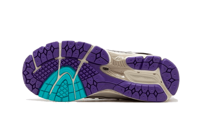 1906r-white-aqua-purple-ddd5b9-3