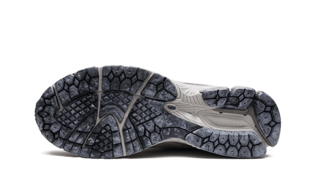 2002r-gore-tex-light-grey-ddd5b9-3