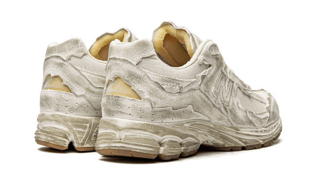 2002r-protection-pack-distressed-ddd5b9-3