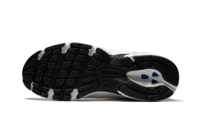 530-white-black-details-ddd5b9-3