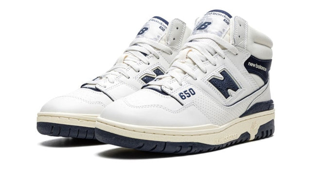 650r-aim-leon-dore-white-navy-ddd5b9-3