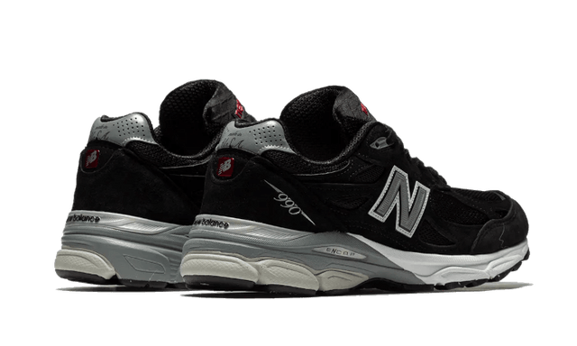 990-v3-black-white-ddd5b9-3