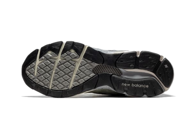 990-v3-patta-keep-your-family-close-ddd5b9-3