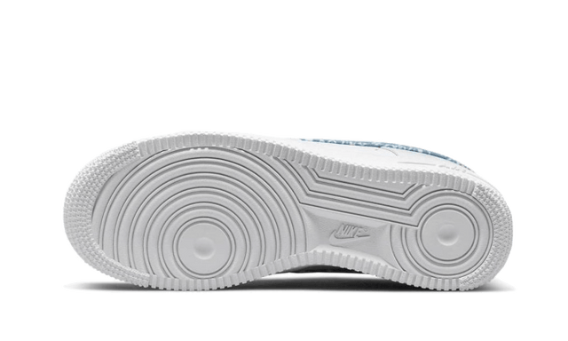 air-force-1-low-07-essential-white-worn-blue-paisley-ddd5b9-3