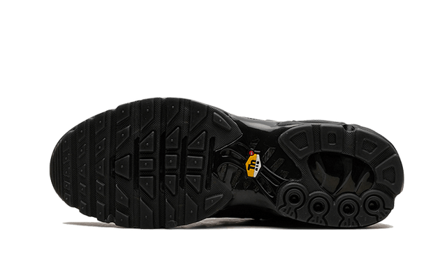 air-max-plus-a-cold-wall-black-ddd5b9-3