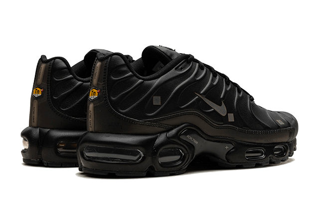 air-max-plus-a-cold-wall-black-ddd5b9-3