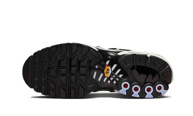 air-max-plus-lace-toggle-black-grey-ddd5b9-3
