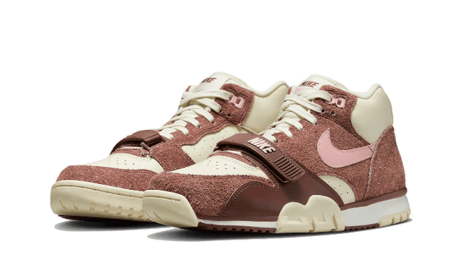 air-trainer-1-valentines-day-ddd5b9-3