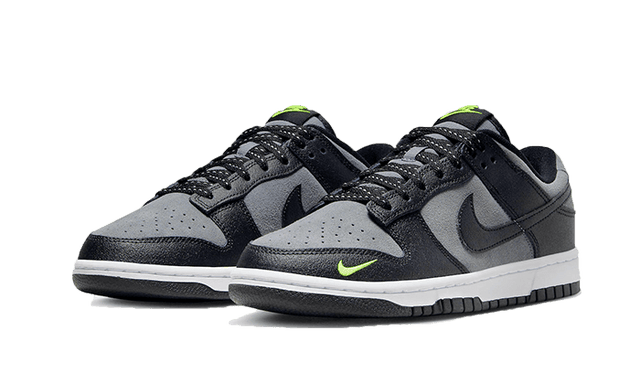 dunk-low-black-grey-green-strike-ddd5b9-3