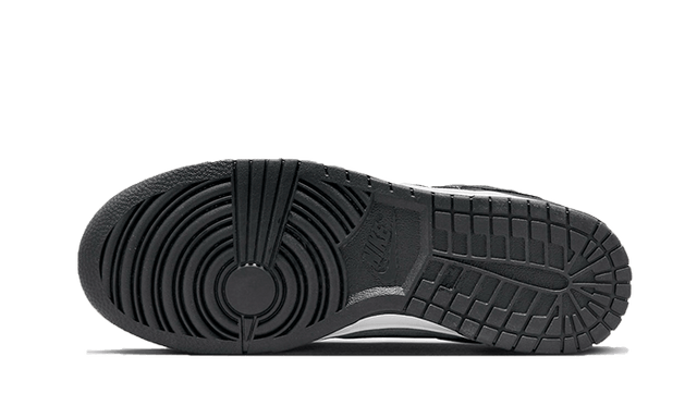 dunk-low-black-grey-green-strike-ddd5b9-3